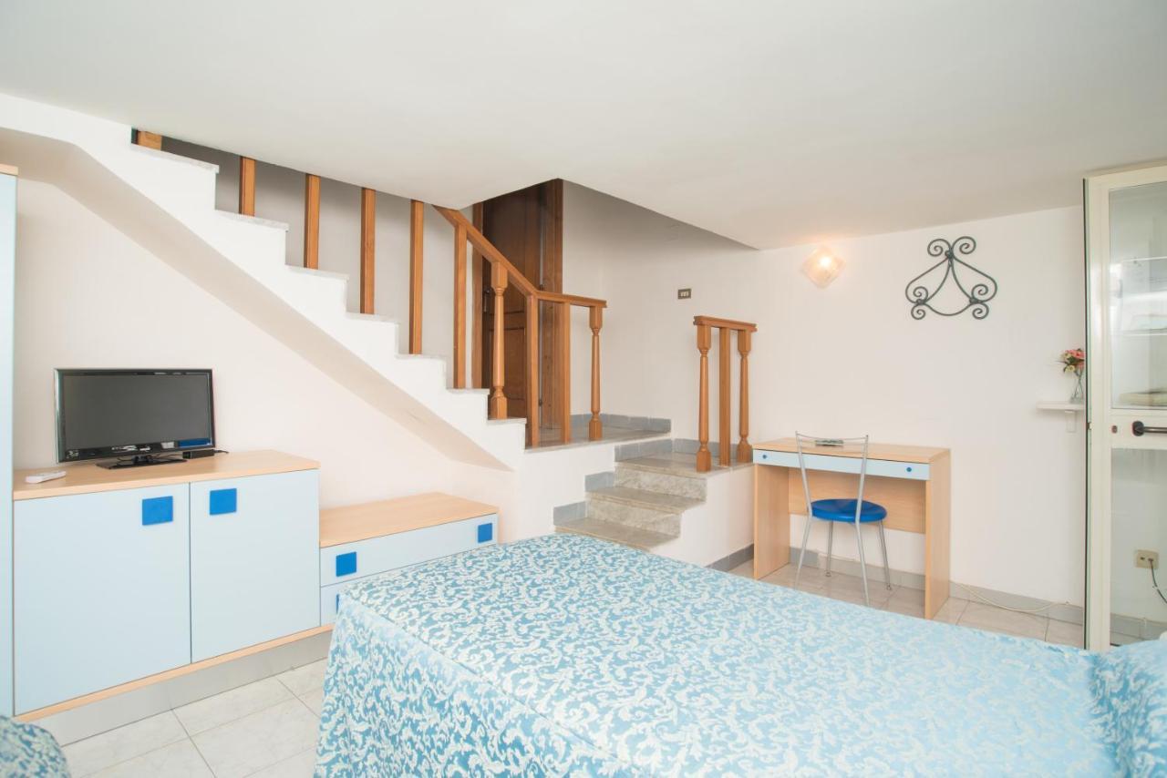Hotel Celeste Procida Exterior foto